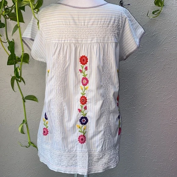 Johnny Was Workshop Republic Clothing White Red embroidered Short Sleeve Blouse - Picture 4 of 6